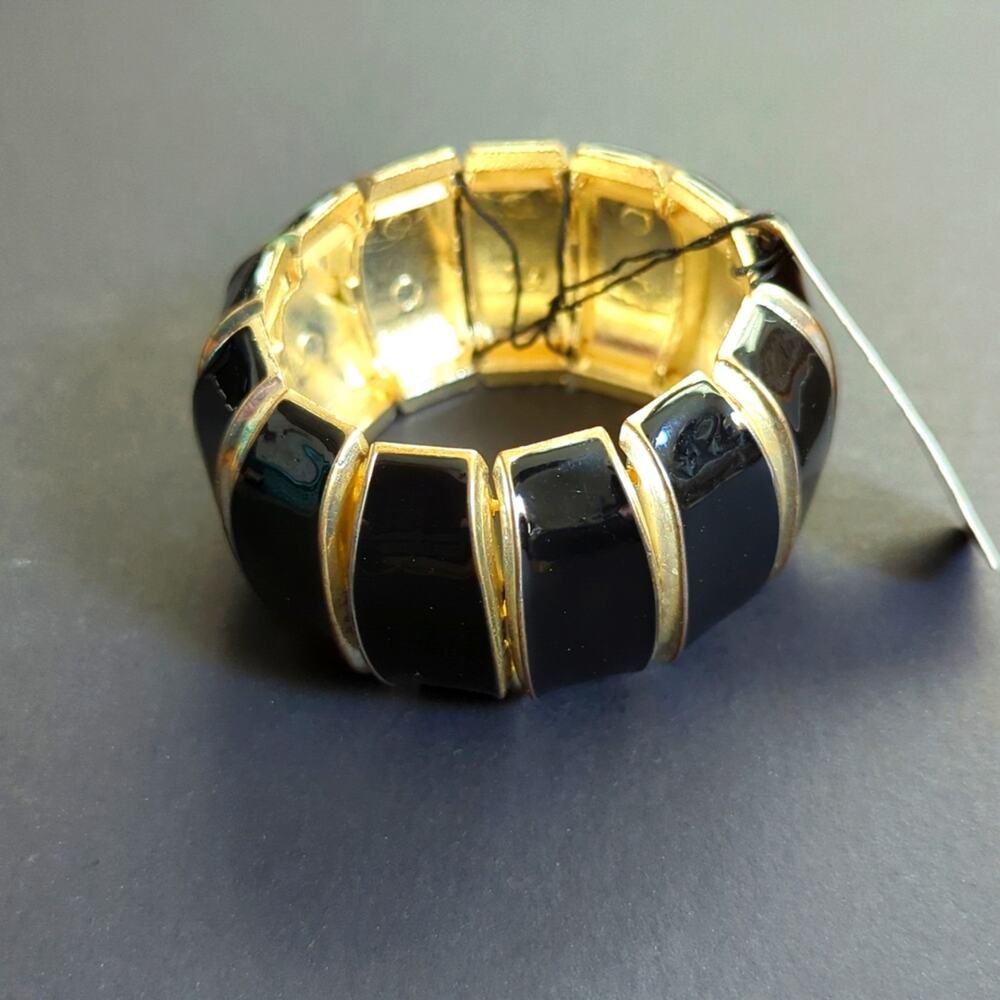 New York & Company Gold Tone Black Enamel Mobwife Chunky Stretch Bracelet NWT
